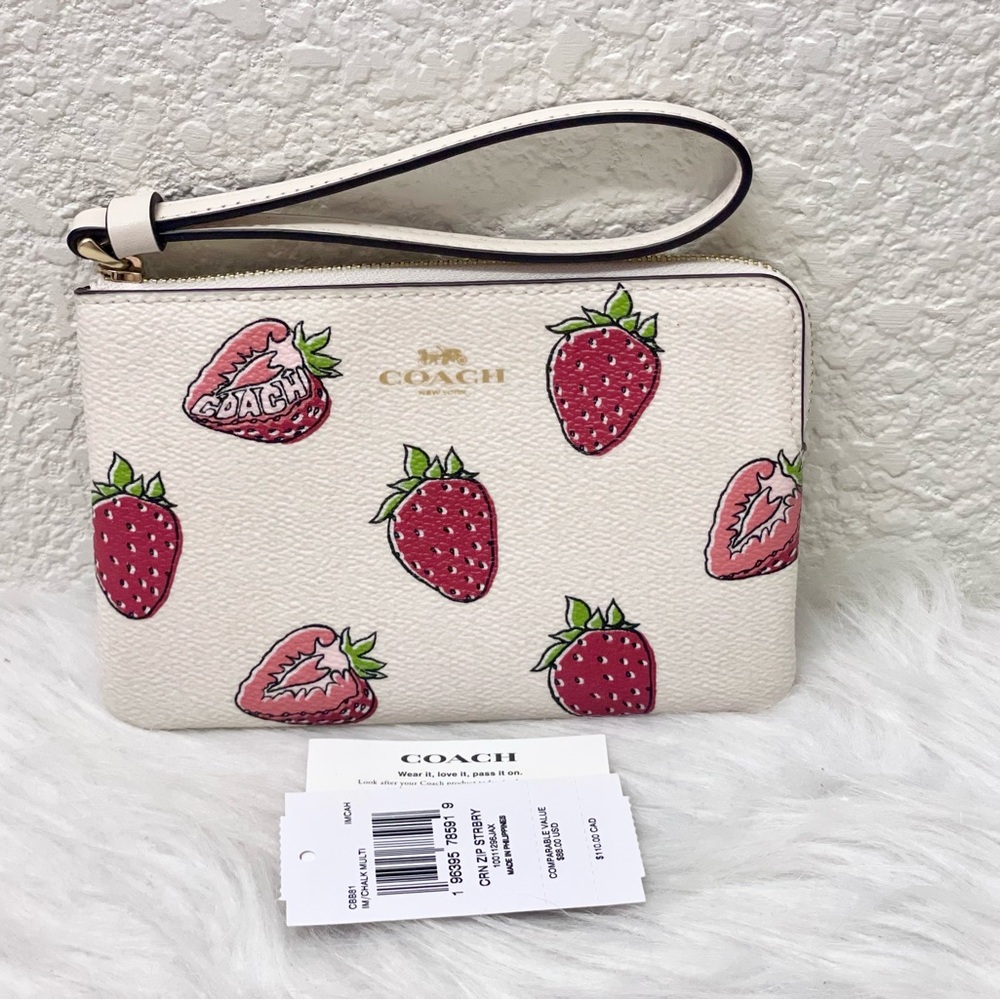 NWT Coach Corner Zip Wristlet With Strawberry Print CBB81